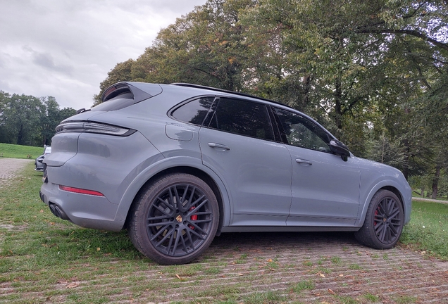 Porsche 9YA Cayenne Turbo E-Hybrid