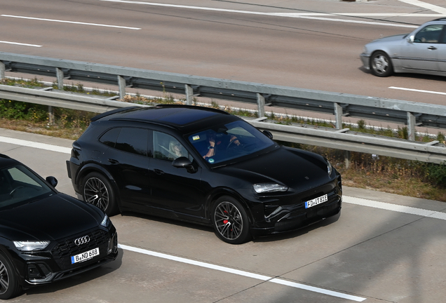 Porsche Cayenne Turbo Electric
