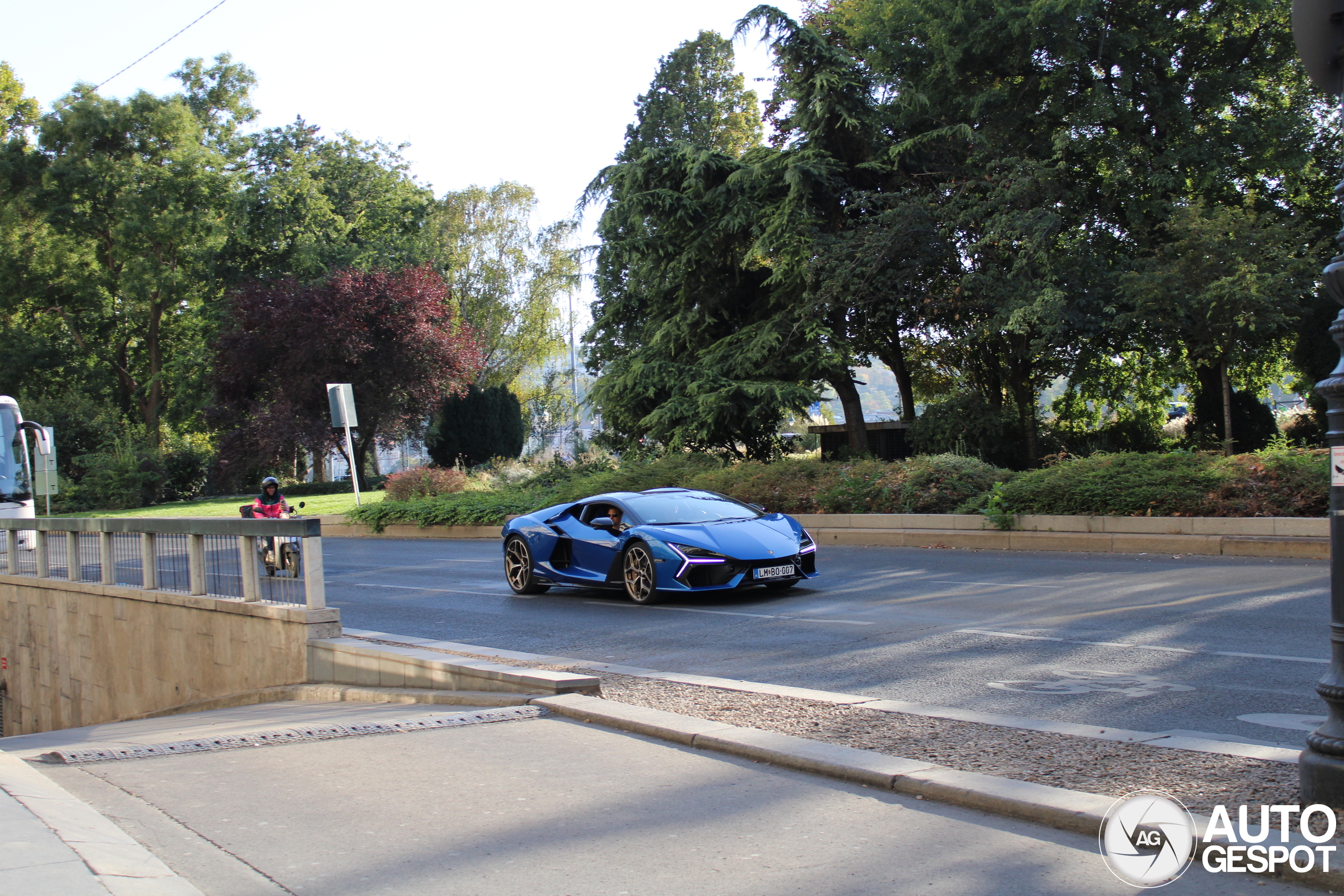 Lamborghini Revuelto