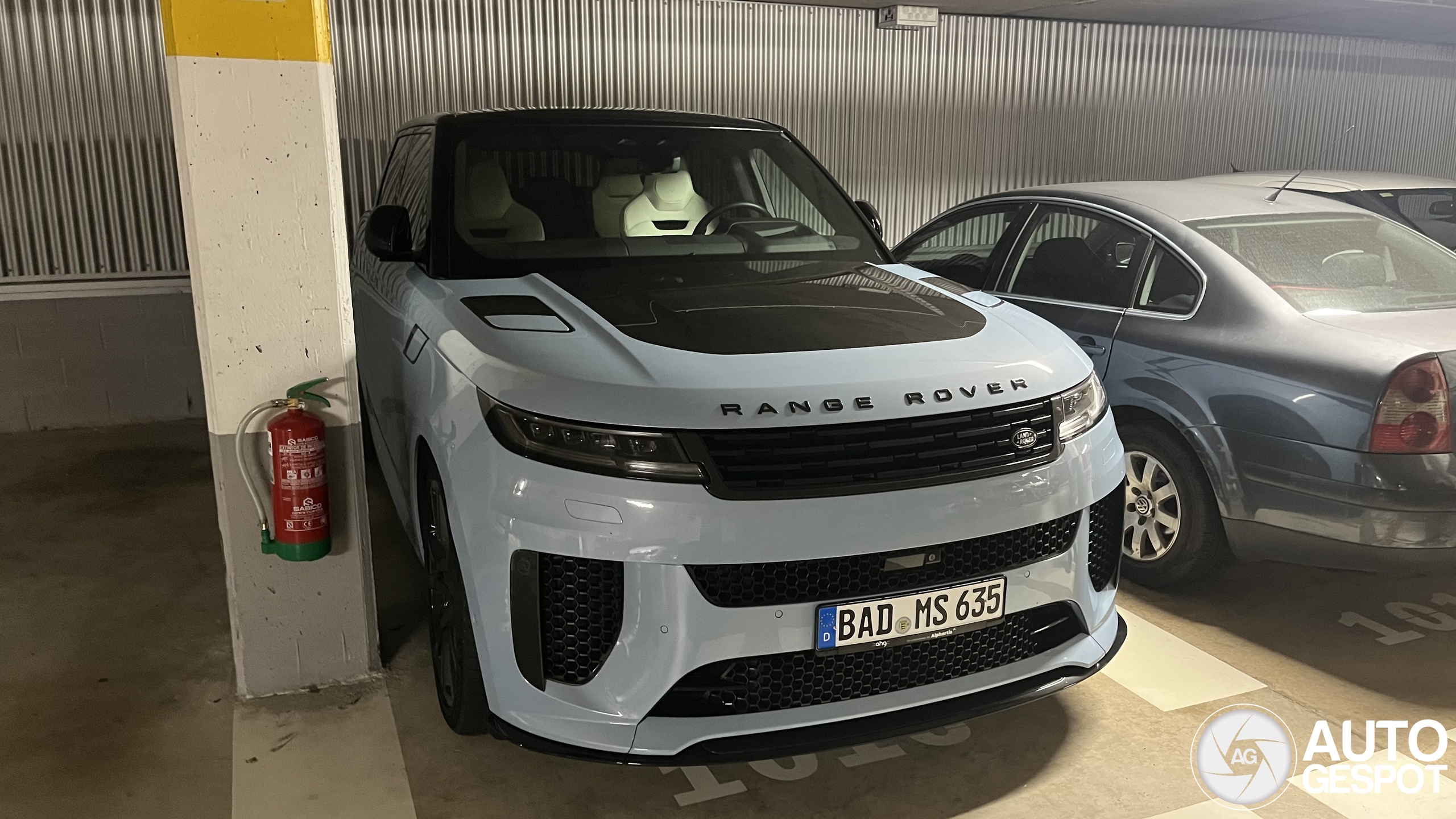Land Rover Competitors Range Rover Sport SV 2025 Edition Two - 06 October 2026 - Autogespot