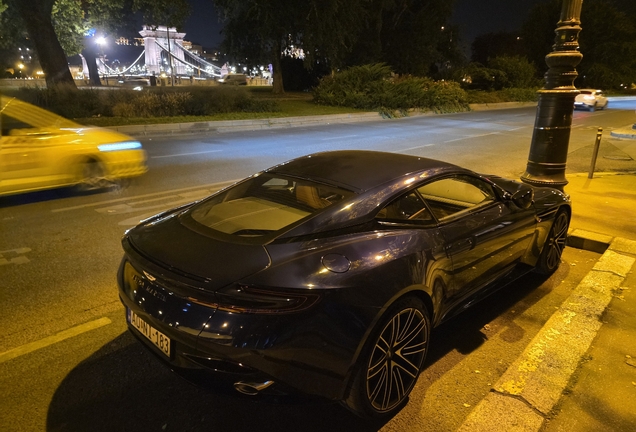 Aston Martin DB12