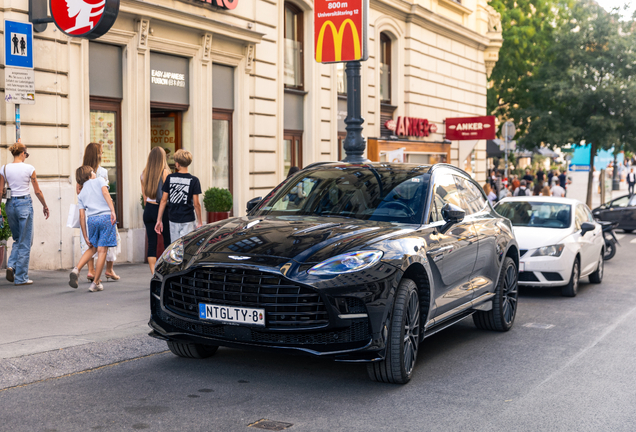 Aston Martin DBX707