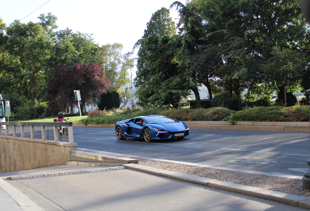 Lamborghini Revuelto