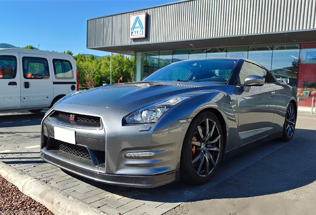 Nissan GT-R R35 2011