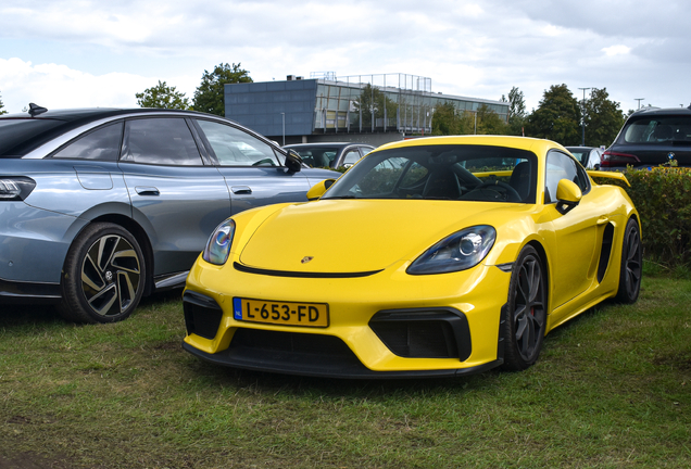 Porsche 718 Cayman GT4
