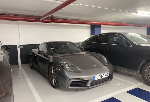 Porsche 718 Cayman S