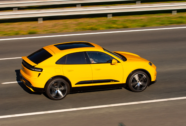 Porsche Macan EV Turbo