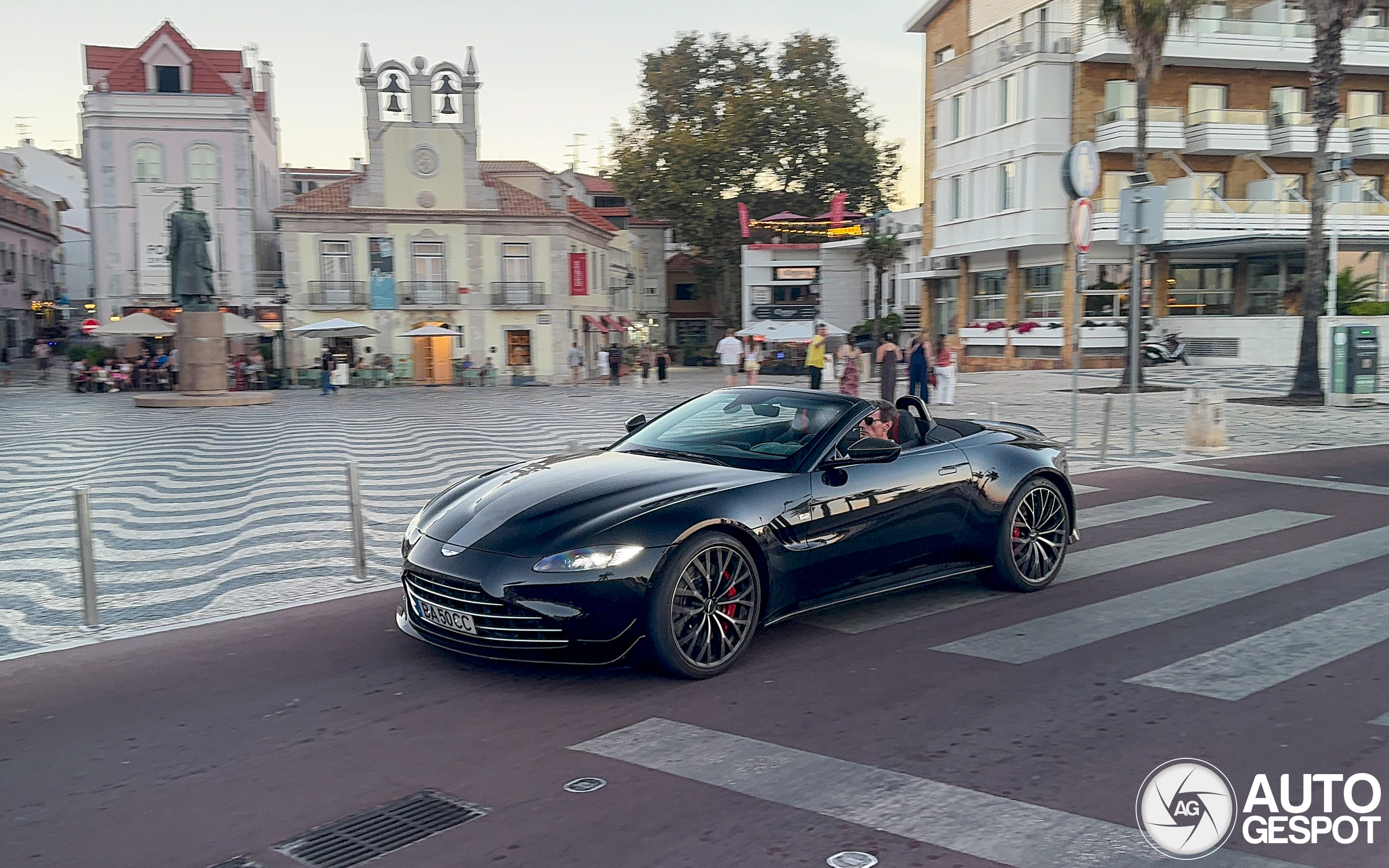 Aston Martin V8 Vantage Formula 1 Edition Roadster - 07 October 2026 ...