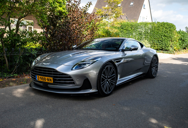 Aston Martin DB12