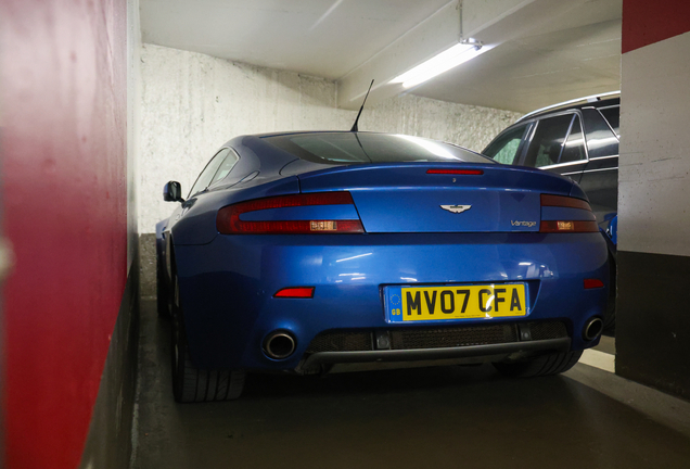 Aston Martin V8 Vantage