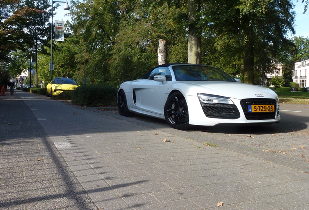 Audi R8 V10 Spyder 2013