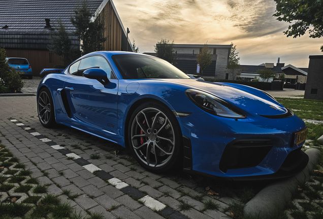 Porsche 718 Cayman GT4