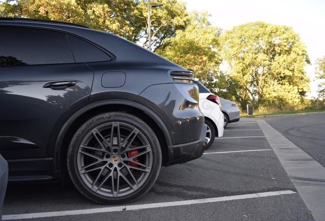 Porsche Macan EV Turbo