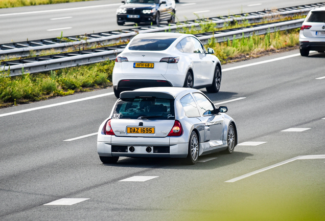 Renault Clio V6