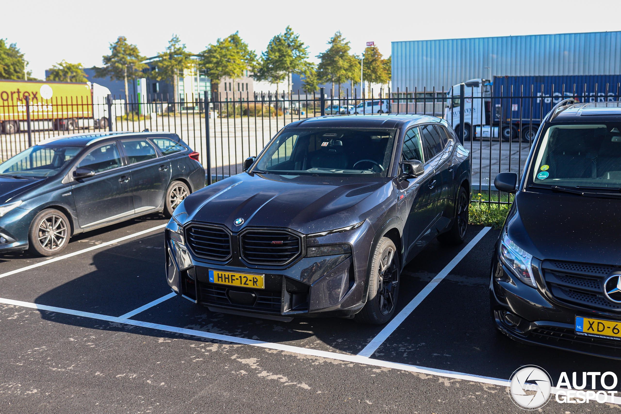 String Label BMW XM G09 Label Red - 08 October 2026 - Autogespot