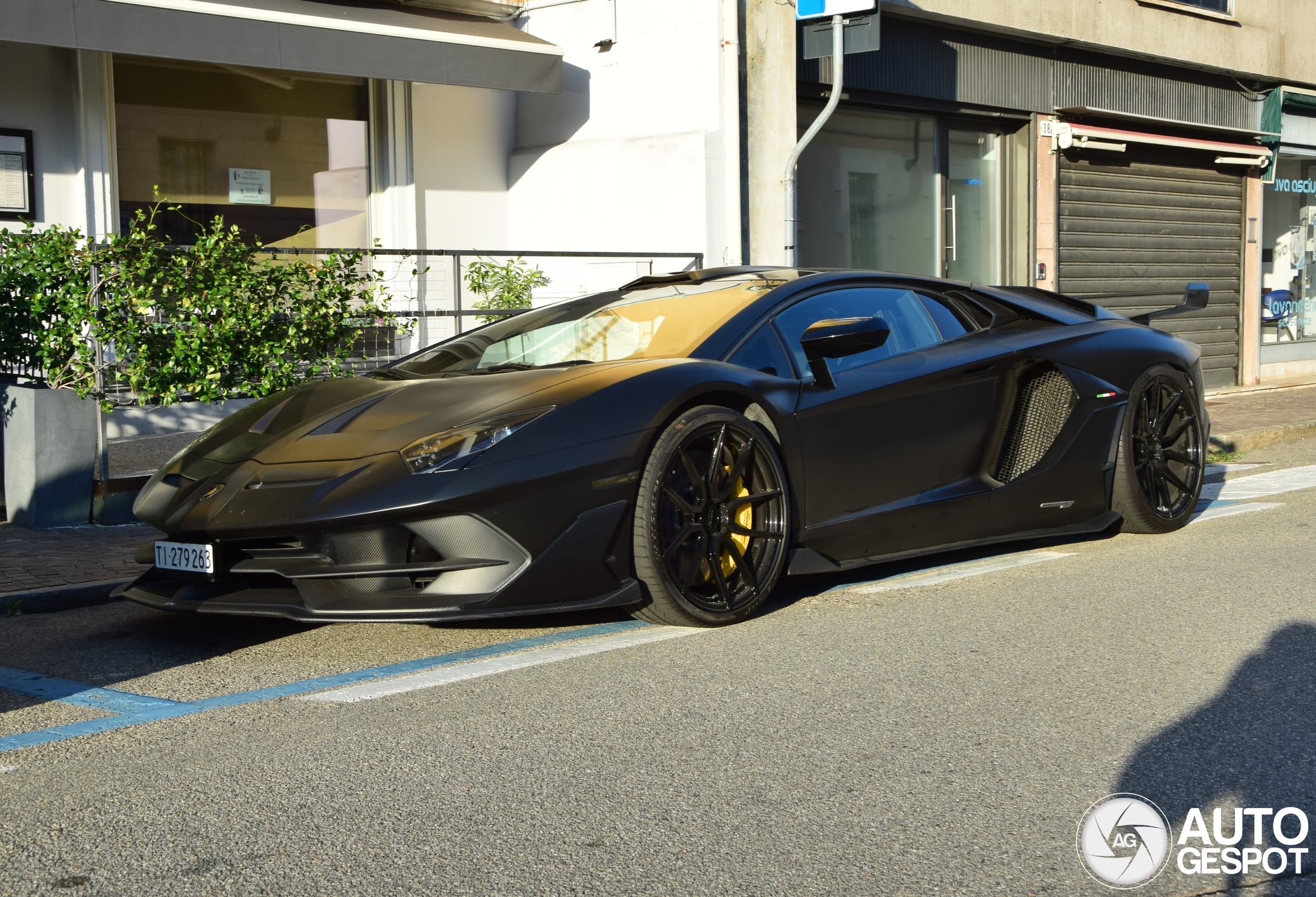 Lamborghini Aventador S LP740-4