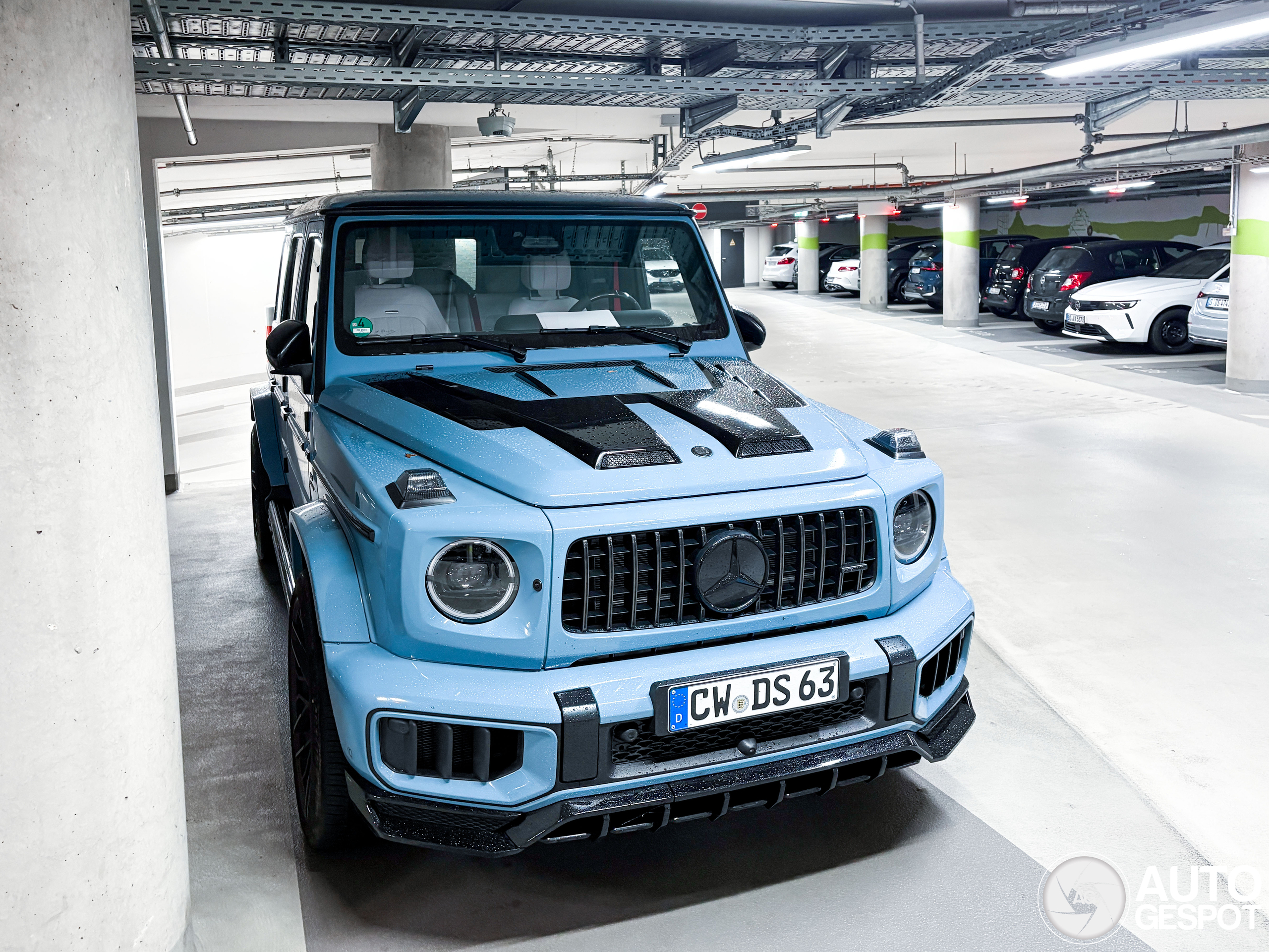 Babyblauwe Mercedes-AMG G63 gekieteld door Larte Design