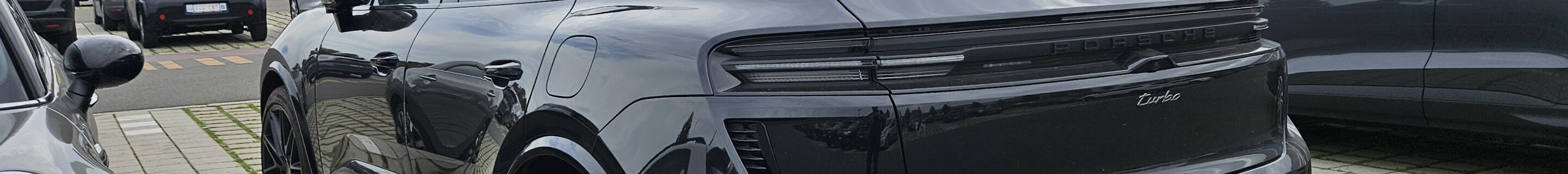 Porsche Macan EV Turbo