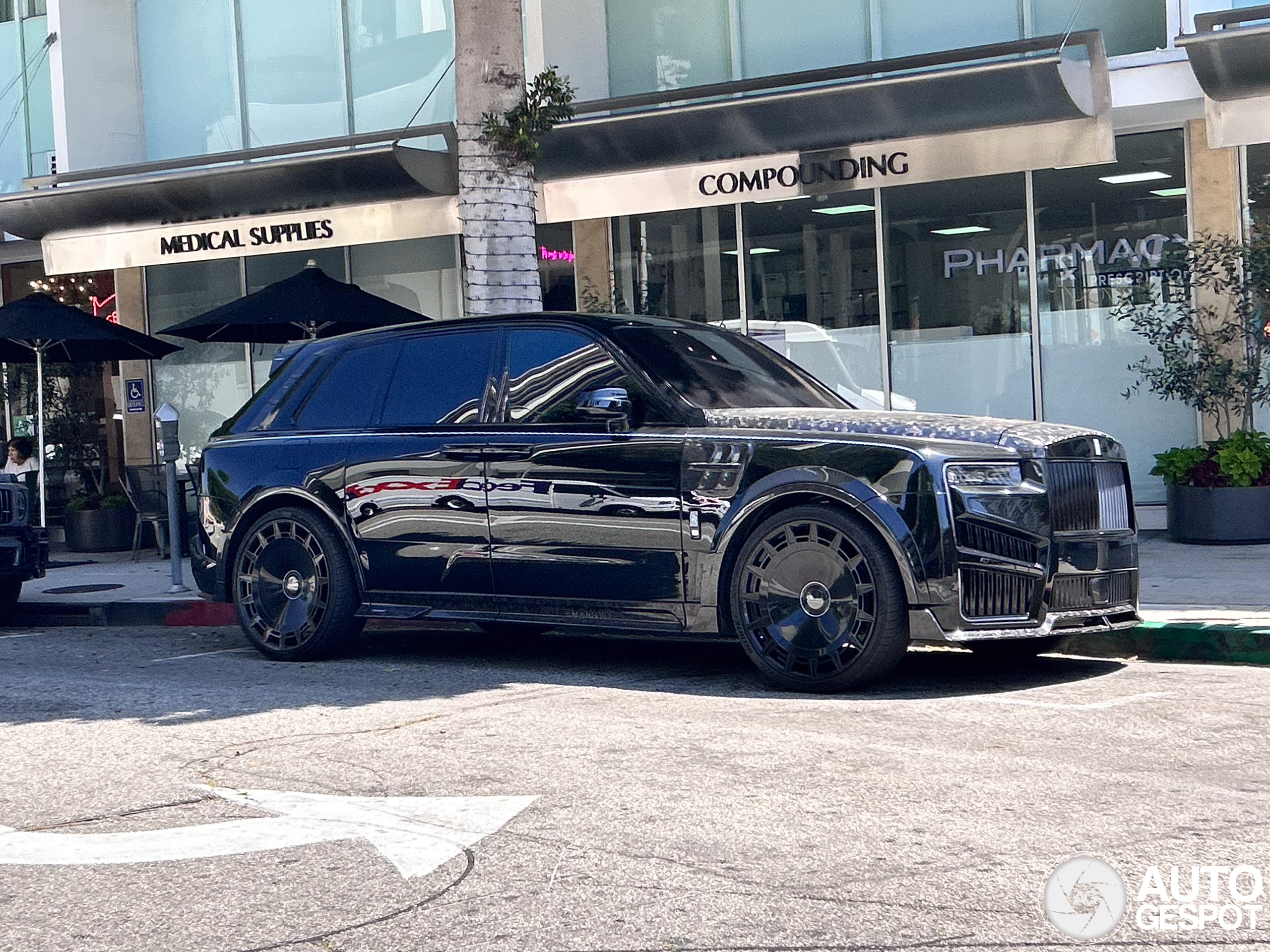 Rolls-Royce Cullinan Series II Mansory Emperor