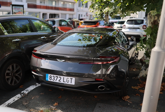Aston Martin DB11