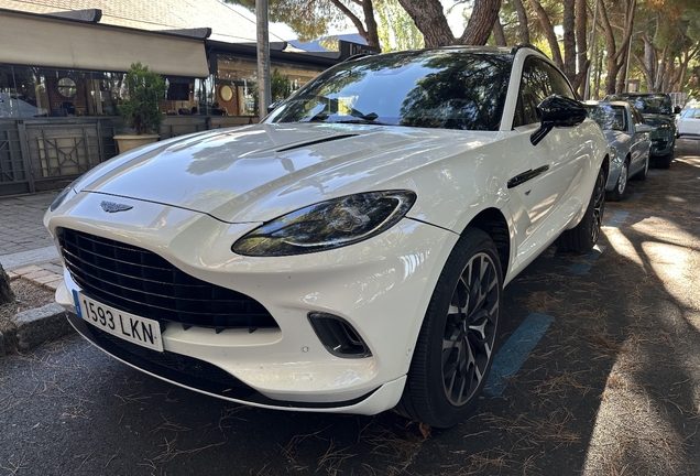 Aston Martin DBX