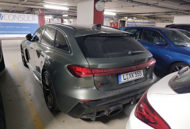 Audi RS5 Avant B10