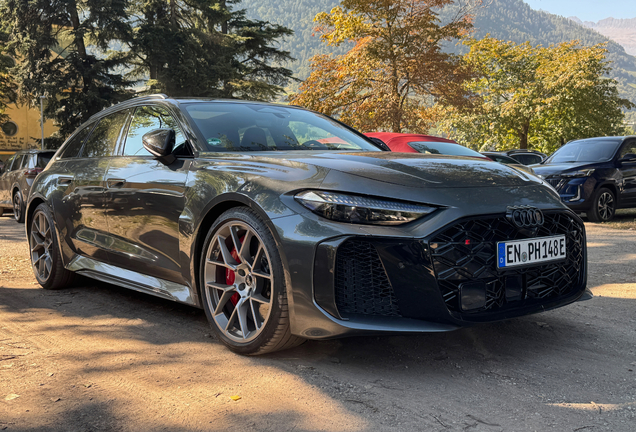 Audi RS5 Avant B10