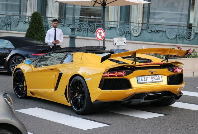 Lamborghini Aventador LP700-4 Roadster