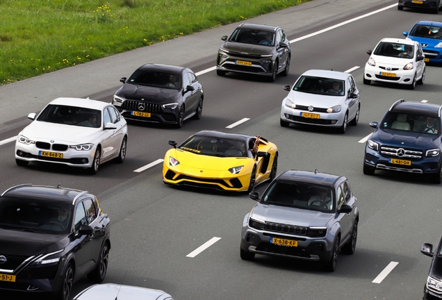 Lamborghini Aventador S LP740-4