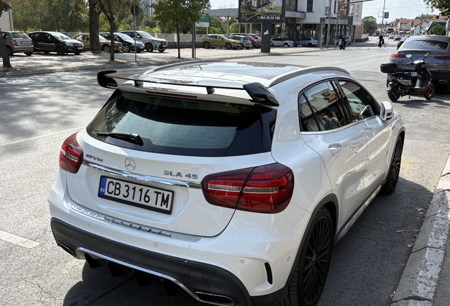 Mercedes-Benz GLA 45 AMG X156
