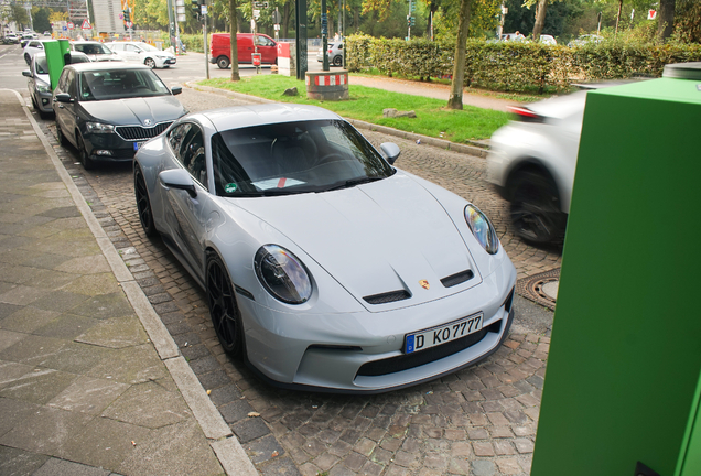 Porsche 992 S/T