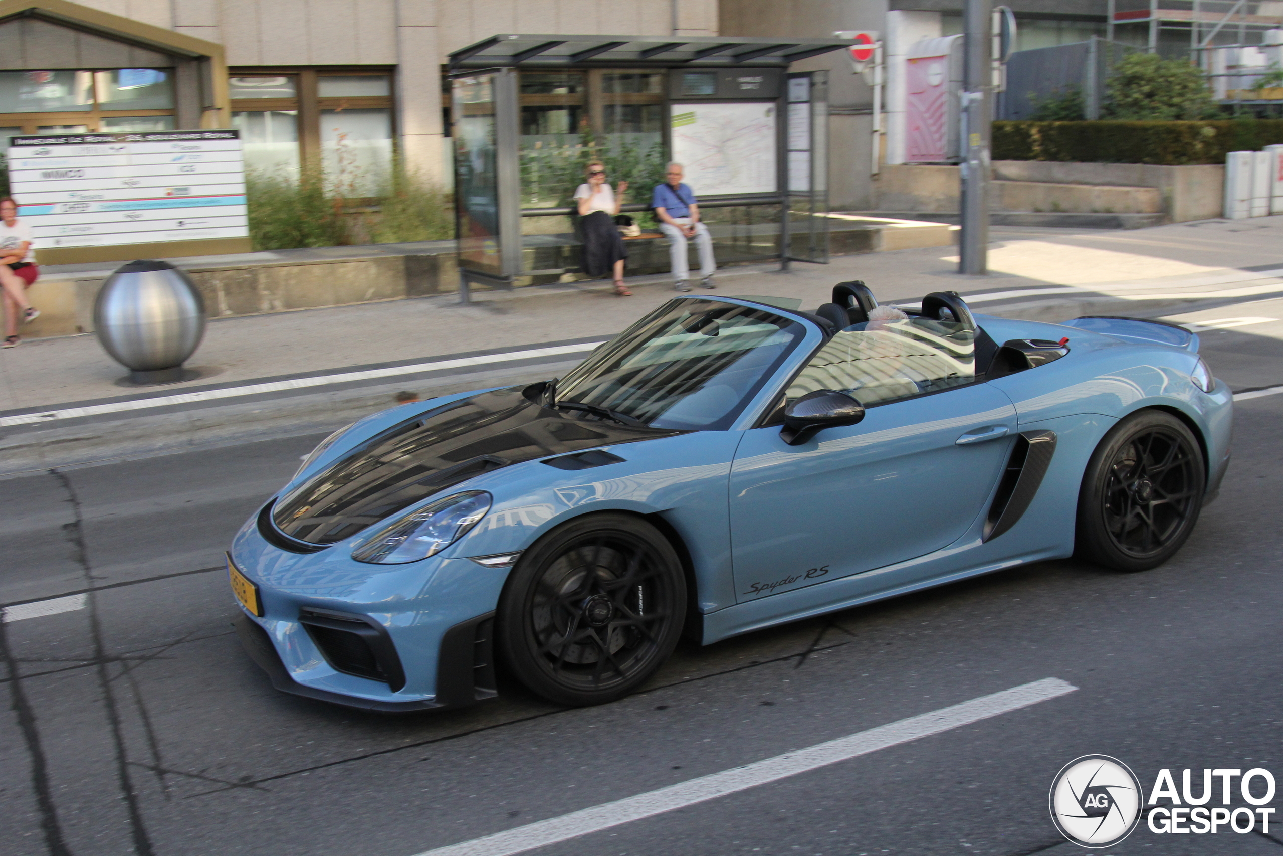 Porsche 718 Spyder RS Weissach Package