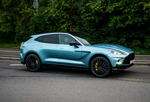 Aston Martin DBX707