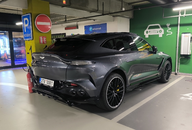 Aston Martin DBX707