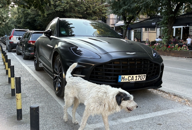 Aston Martin DBX707