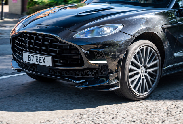 Aston Martin DBX707