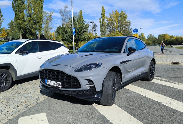 Aston Martin DBX707