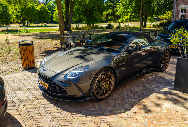 Aston Martin V8 Vantage Roadster 2025