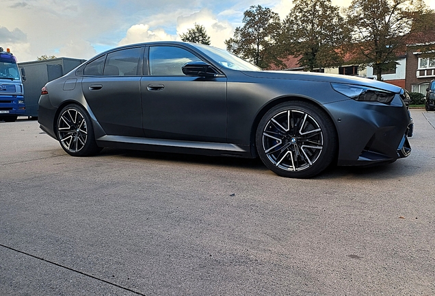 BMW M5 G90