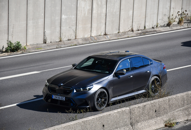 BMW M5 G90