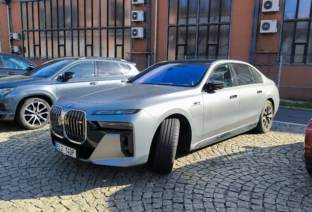 BMW M760e xDrive