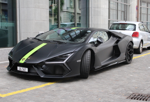 Lamborghini Revuelto