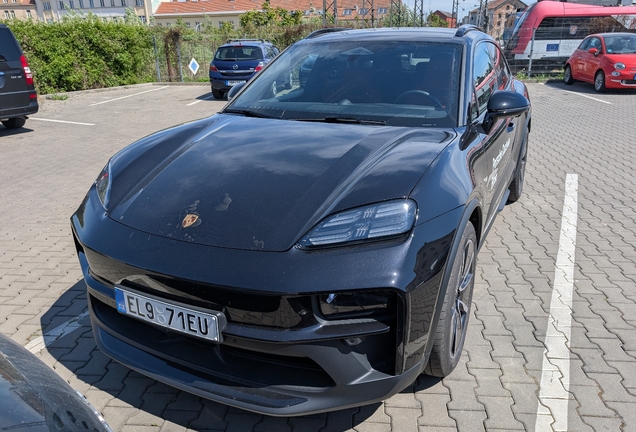 Porsche Macan EV GTS