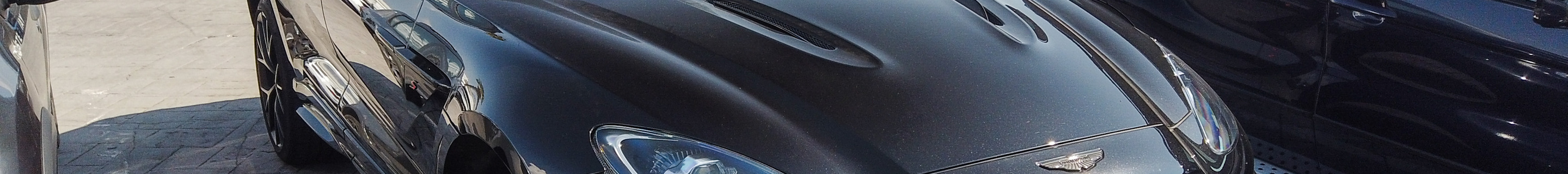Aston Martin DBX S