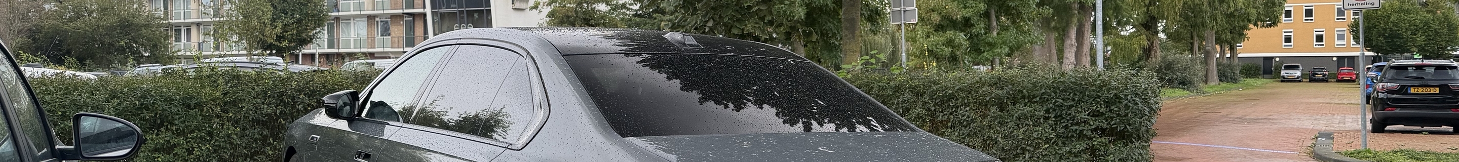 BMW M760e xDrive