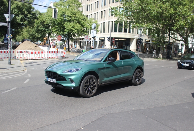 Aston Martin DBX
