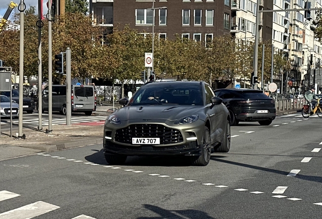 Aston Martin DBX707