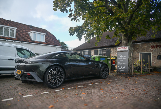 Aston Martin V8 Vantage 2018