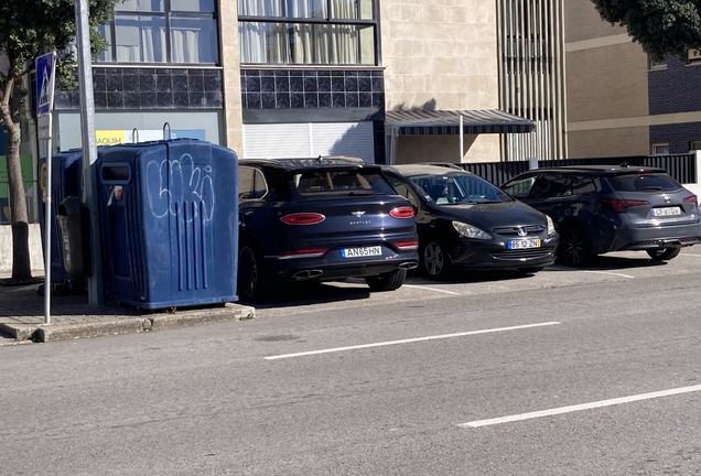 Bentley Bentayga Hybrid 2021