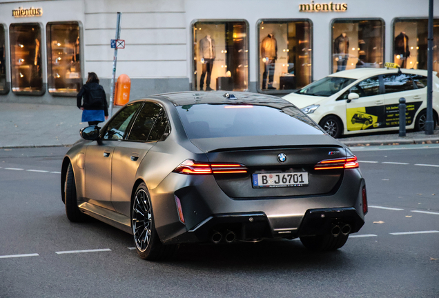 BMW M5 G90